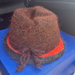 Vintage Yves Saint Laurent Paris-New York Wool Hat – Red & Black